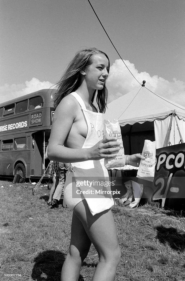 Plumpton Popcorn Girl